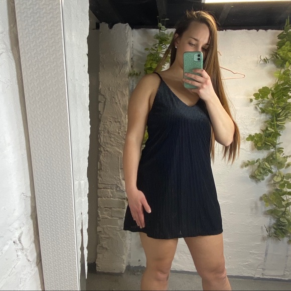 wild fable Dresses & Skirts - Wild Fable velvet spaghetti strapped dress M